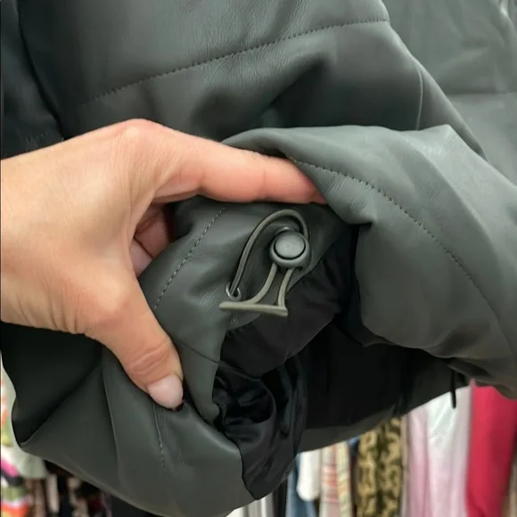 Vintage Havana ,Green Puffer Jacket with High Collar and Oversized Fit - Picture 3 of 6